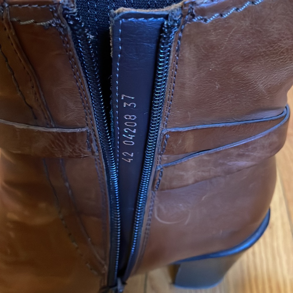 Leather Boots - Picture 6 of 7